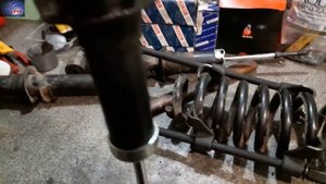 Прокачка и замена амортизатора на Kia Sorento