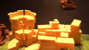 Играем в Замки и Катапульты! Влад против Саши в состязании на ловкость!