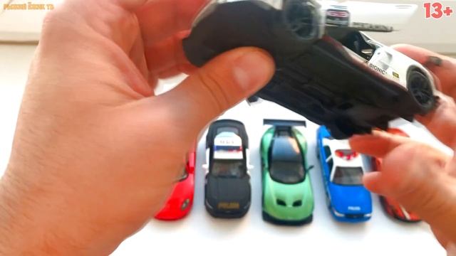 ПОЛИЦЕЙСКАЯ МАШИНА, Пожарный Автомобиль или Школьный Автобус - Обзор на Маленькие Машинки смотреть онлайн