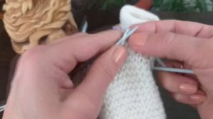 Пинетки для новорожденного без швов. Простой способ . Вязание спицами.