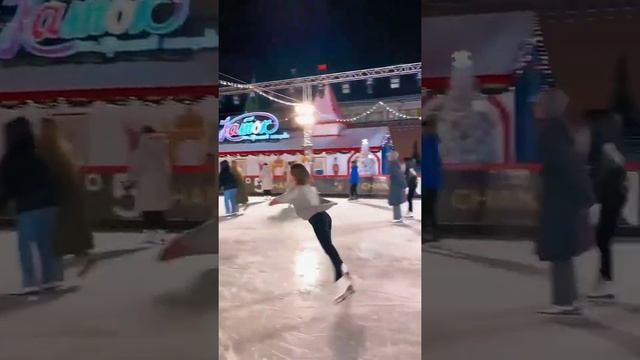 Катание на коньках ⛸ Москва, Россия 🇷🇺 Ice skating in Moscow, Russia