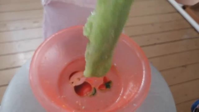 Что за белая масса в игрушке для детей(антистресс) ?Как исправить не тянущийся слайм! смотреть онлайн