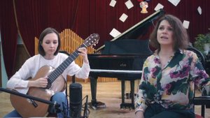 " Кибитка". Исполняют: Марина Рощупкина ( голос) и Валерия Абакумова ( гитара)