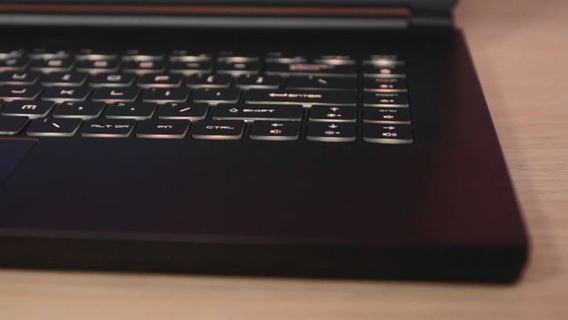 Smidig, läcker och kraftfull - MSI GS65 Stealth Thin смотреть онлайн