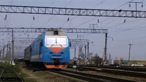 ЭП1М-572 с вагоном-путеизмерителем