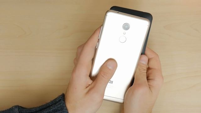 Распаковка Xiaomi Redmi 5 Plus - сравнение с Redmi 5 и первый взгляд!