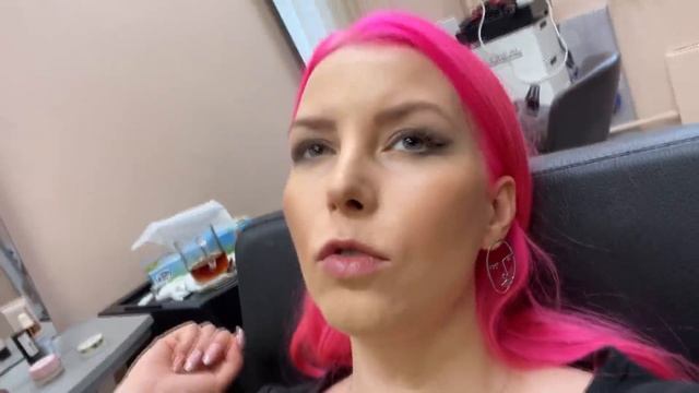 ХУДШАЯ КОСМЕТИКА ВИЗАЖИСТА ЗА БЕШЕНЫЕ ДЕНЬГИ / Треш-обзор салона красоты в Москве
