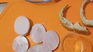 Канапе с ветчиной и копченой колбасой