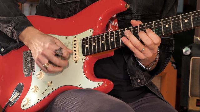 Fender Custom Shop Stratocaster 1961 Relic Fiesta Red | Demo by Paul Audia смотреть онлайн