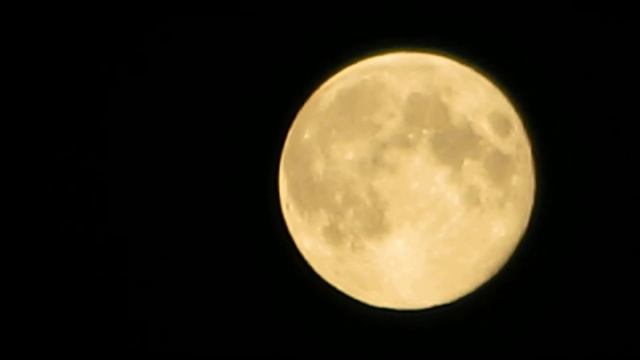 Луна при 57 Zume CANON SX 220 HS смотреть онлайн