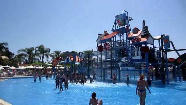 Аквапарк Fasouri Watermania. Водные струи. смотреть онлайн