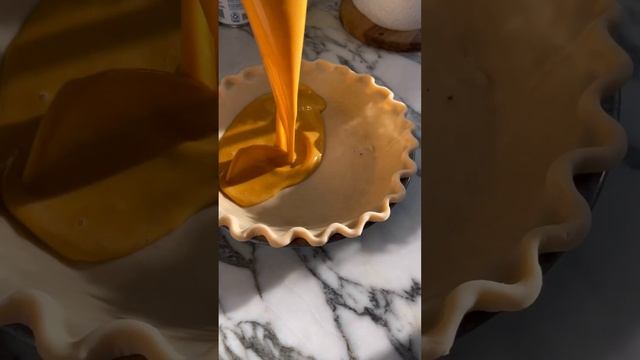 if creme brûlée and pumpkin pie had a bebe, this would be it. #pumpkinpie #cremebrulee #pie #baking смотреть онлайн