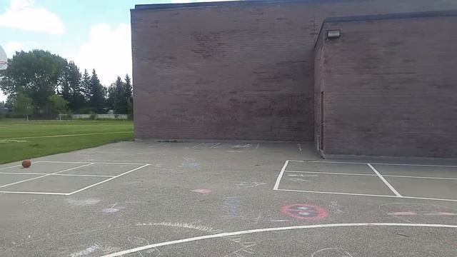 Roland Michener School Basketball Court (B) смотреть онлайн