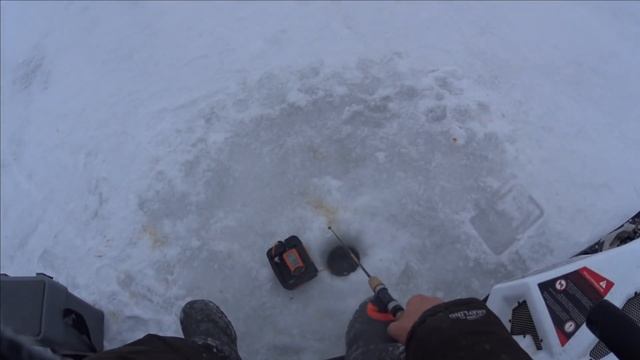 Первый лёд!!! Выезд на снегоходе! Раскрыт секрет подходов СУДАКА! Сравнение буров Аисберг! смотреть онлайн