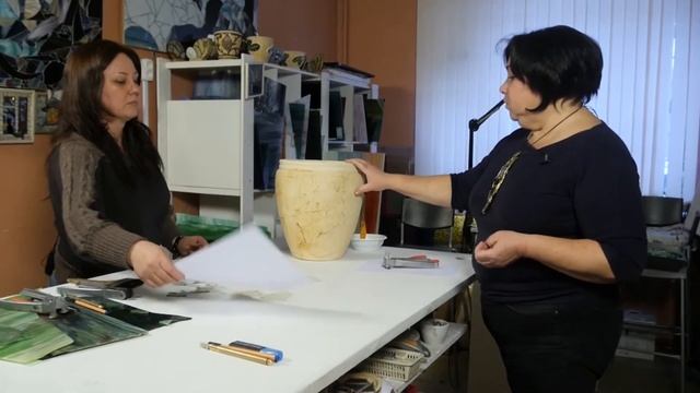 Декор сада. Выпуск 2. Декор горшка для цветов витражным стеклом.
