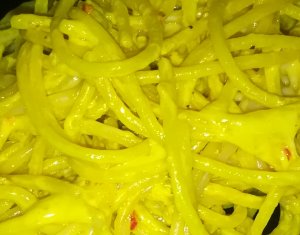 Спагетти с фаршем и сыром.