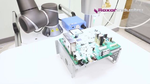 Коллаборативный робот Techman Robot TM5-700 (Тайвань) — автоматическое нанесение клея
