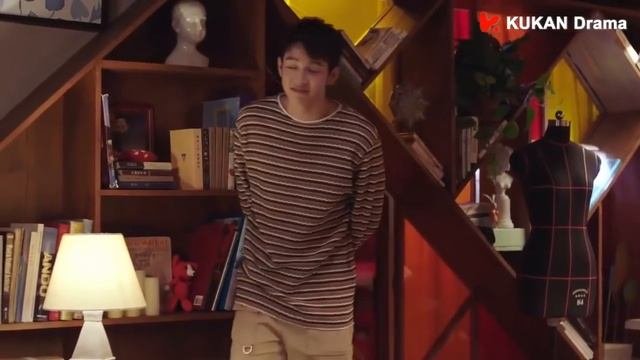 霸總以為灰姑娘會向他表白，還自戀的說這愛慕的眼神也太直白了吧？ ? 中国电视剧