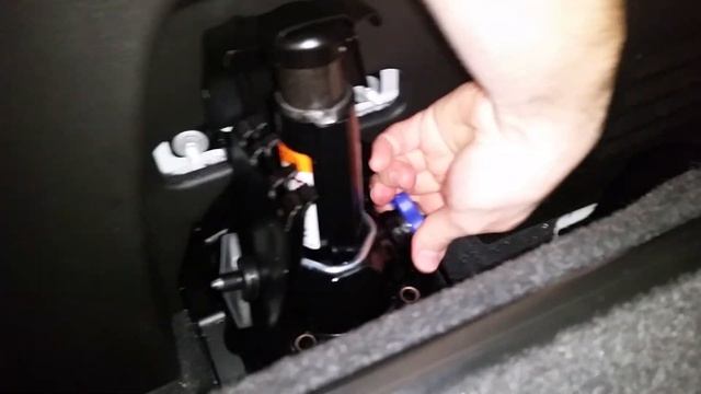 2015 To 2022 GM Chevrolet Colorado Truck - Bottle Floor Jack Location Behind Seats смотреть онлайн