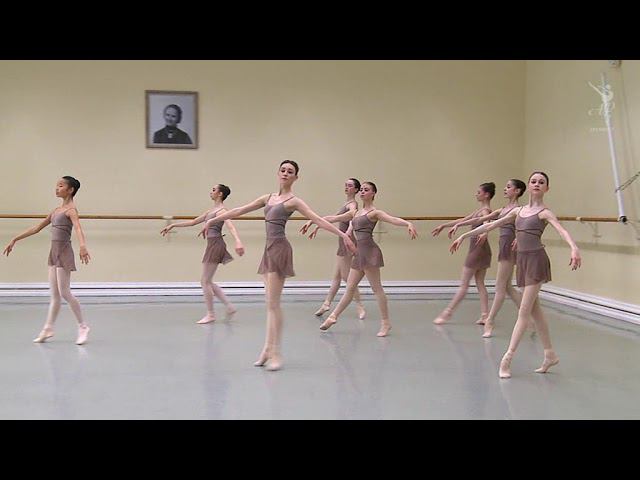 Вагановское училище 3 класс. Экзамен по классическому танцу. Хореография классический танец. Классическая хореография для детей. Классический танец 4 класс.
