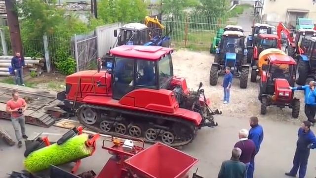 Трактор гусеничный МТЗ Беларус-2103 мощностью 212 лс для сельхоз работ смотреть онлайн