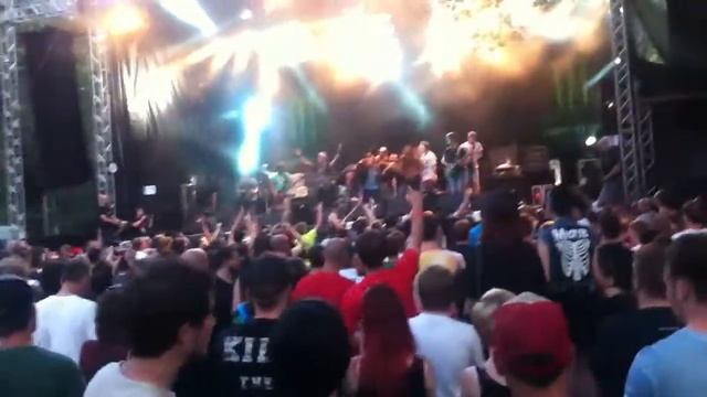 [EGxHC] August Burns Red - Linoleum (Nofx crowd cover) (Live @ Punk Rock Holiday 2014) смотреть онлайн