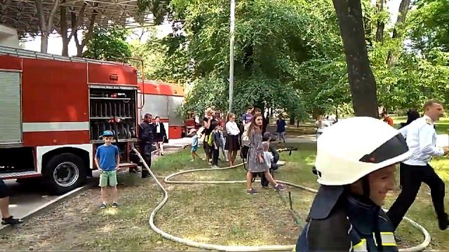 Пожар в парке Шевченко. Днепр. Как ликвидируют смотреть онлайн