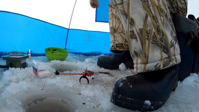 Новый год на рыбалке! ПЕРВАЯ РЫБАЛКА 2019!!!#OmskFish смотреть онлайн