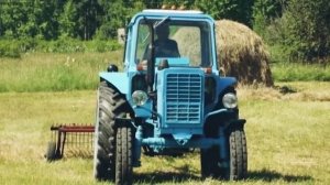 Почему у тракторов задние колёса больше чем передние?