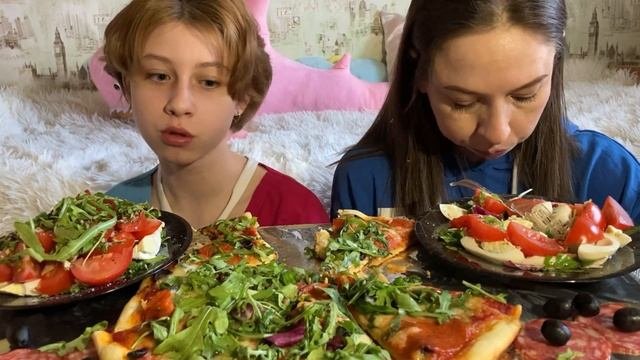 МУКБАНГ?ДОМАШНЯЯ ПИЦЦА/?САЛАТ С РУККОЛОЙ/ИТАЛЬЯНСКАЯ КУХНЯ/MUKBANG PIZZA