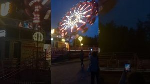 После ЭТОГО сразу в КОСМОС! ЦЕНТРИФУГА - аттракцион для смелых и отчаянных! Парк Маяковского.