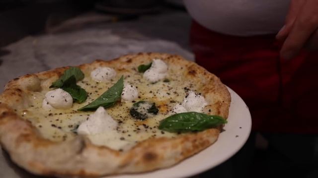 How To Make The Perfect White Pizza At Home