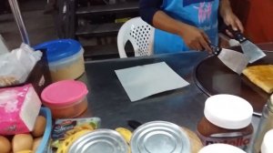 Уличная еда в Тайланде. Блинчики с любой начинкой. Цена