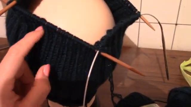 Как связать красивую шапку смотреть онлайн