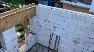 Армопояс и балки: опалубка из OSB (12 мм) и вязка арматуры