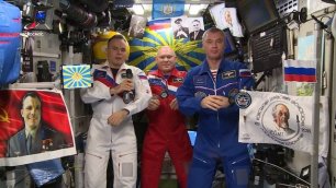 Экипаж МКС-67 поздравляет с Днём воздушно-космических сил России