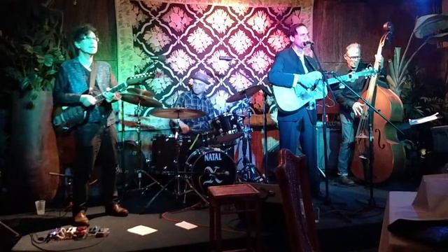 Petunia and the Vipers - Shake Your Hips смотреть онлайн