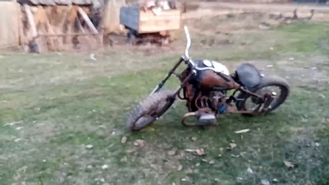 Сборка мотоцикла из хлама.