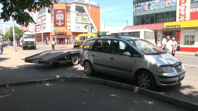 В Черкесске заработали эвакуаторы. Первыми они пришли на ул. Кавказскую смотреть онлайн
