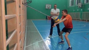 Тренажер для отработки техники приема снизу и передачи сверху в волейболе