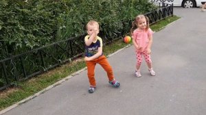 Смешные танцы малышей