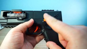 obzor_detskogo_avtomaticheskogo_igrushechnogo_pistoleta_s_pulkam