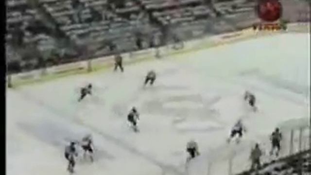 Sidney Crosby INCREDIBLE DEKE Around Tom Poti - EC/SF G3 - 09 NHL Playoffs смотреть онлайн