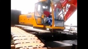 Гусеничный кран SANY SCC (150 тонн)