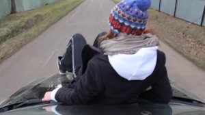 Watching da hood!Прогулка на капоте))))