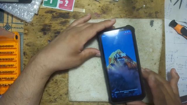 OUKITEL WP15 замена дисплейного модуля. Часть2 смотреть онлайн