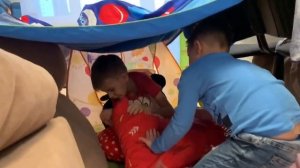 РУМ ТУР Как построить дом из подушек и стульев для ребенка ДОМИК ДЛЯ детей