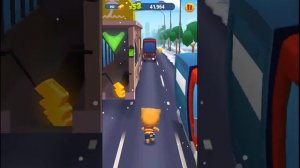 БЕГУЩИЙ КОТ ТОМ/