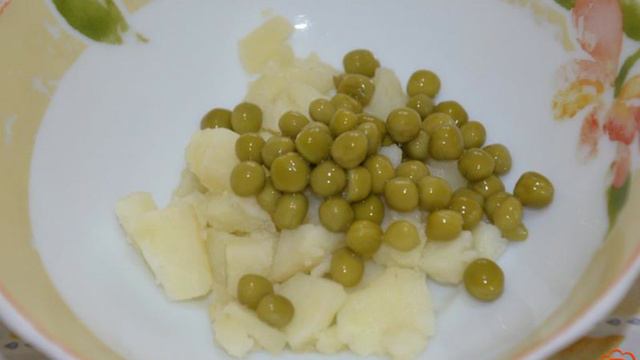 Постный овощной салат с маринованной спаржевой фасолью