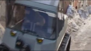 Мужик у себя в гараже сделал Гусеничный снегоболотоход(вездеход) своими руками